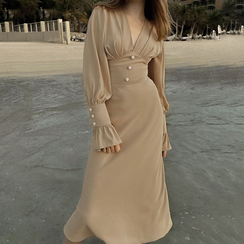 V-neck Slim-fit French Lantern Sleeve Dress Image 4