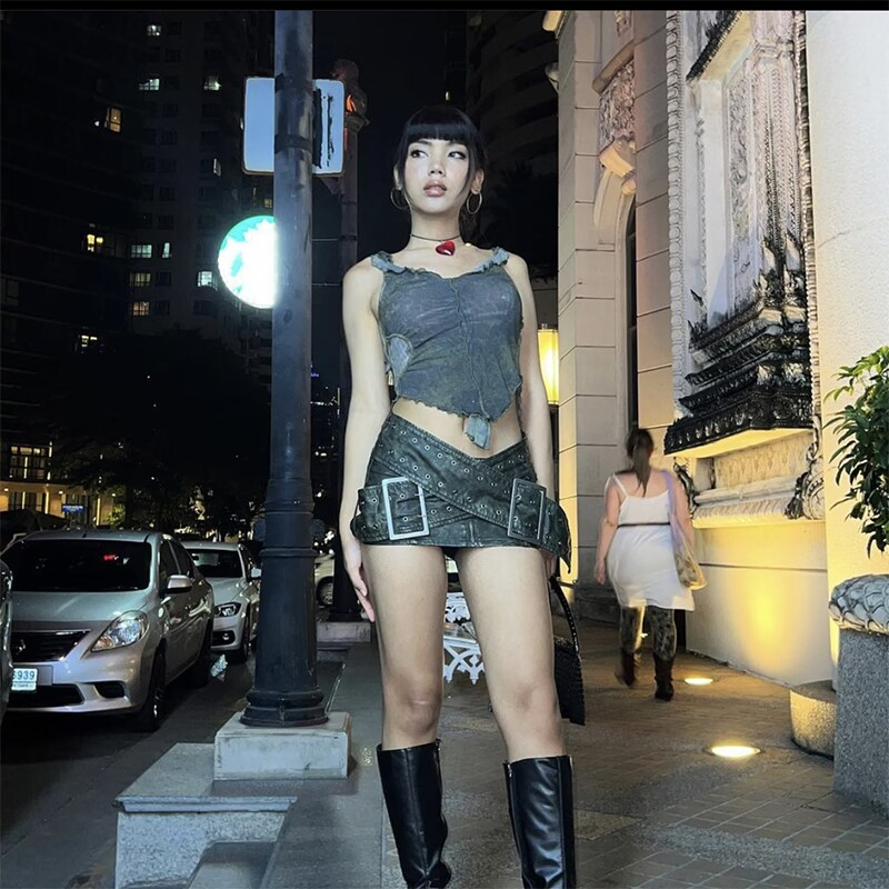 Vintage Worn Cross Belt Leather Miniskirt Image 4
