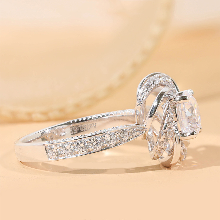 Imitation Moissanite Female Ring Image 3