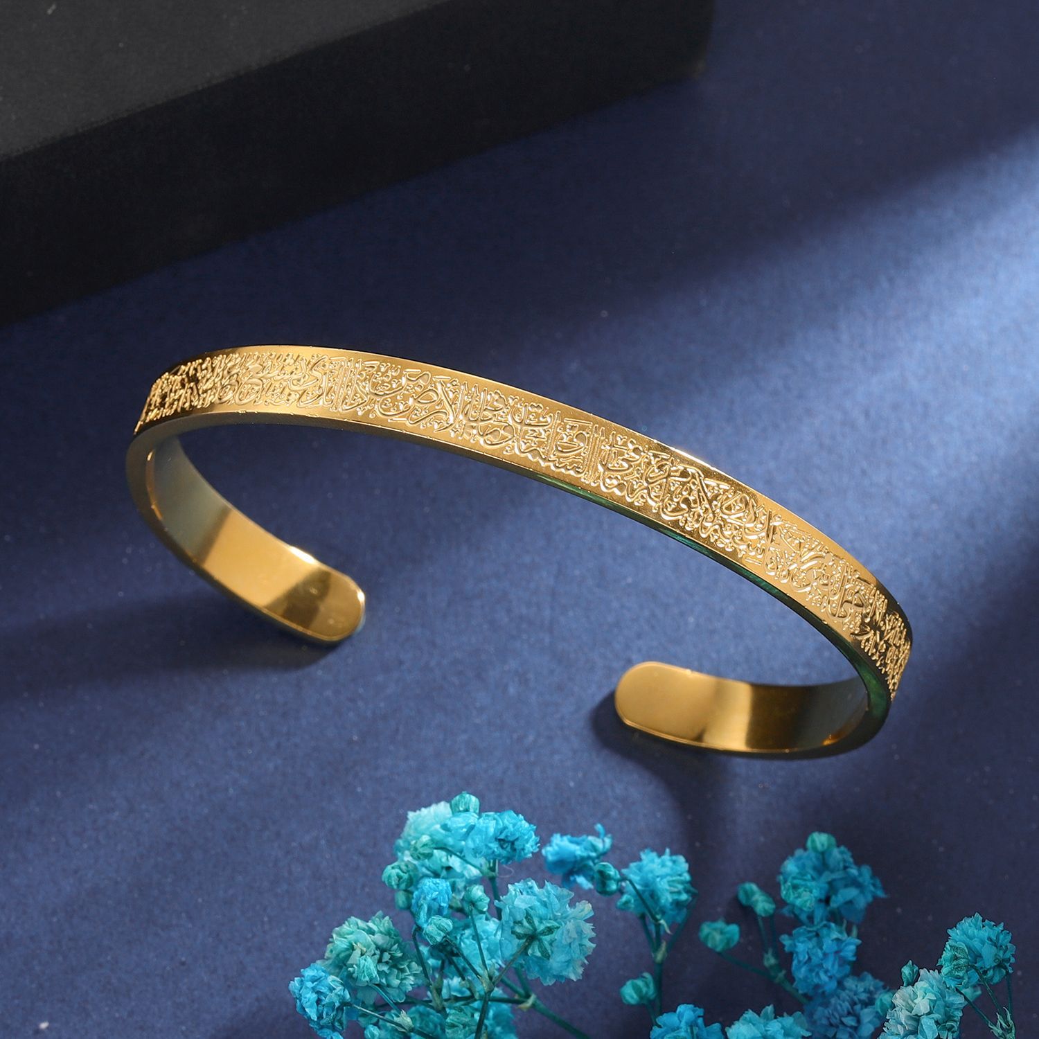 Pulsera de acero inoxidable tallada 5