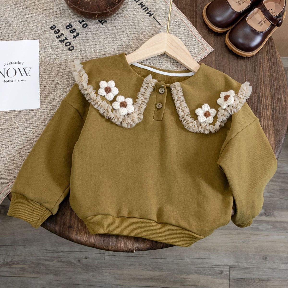 Doll Collar Sweater in Green