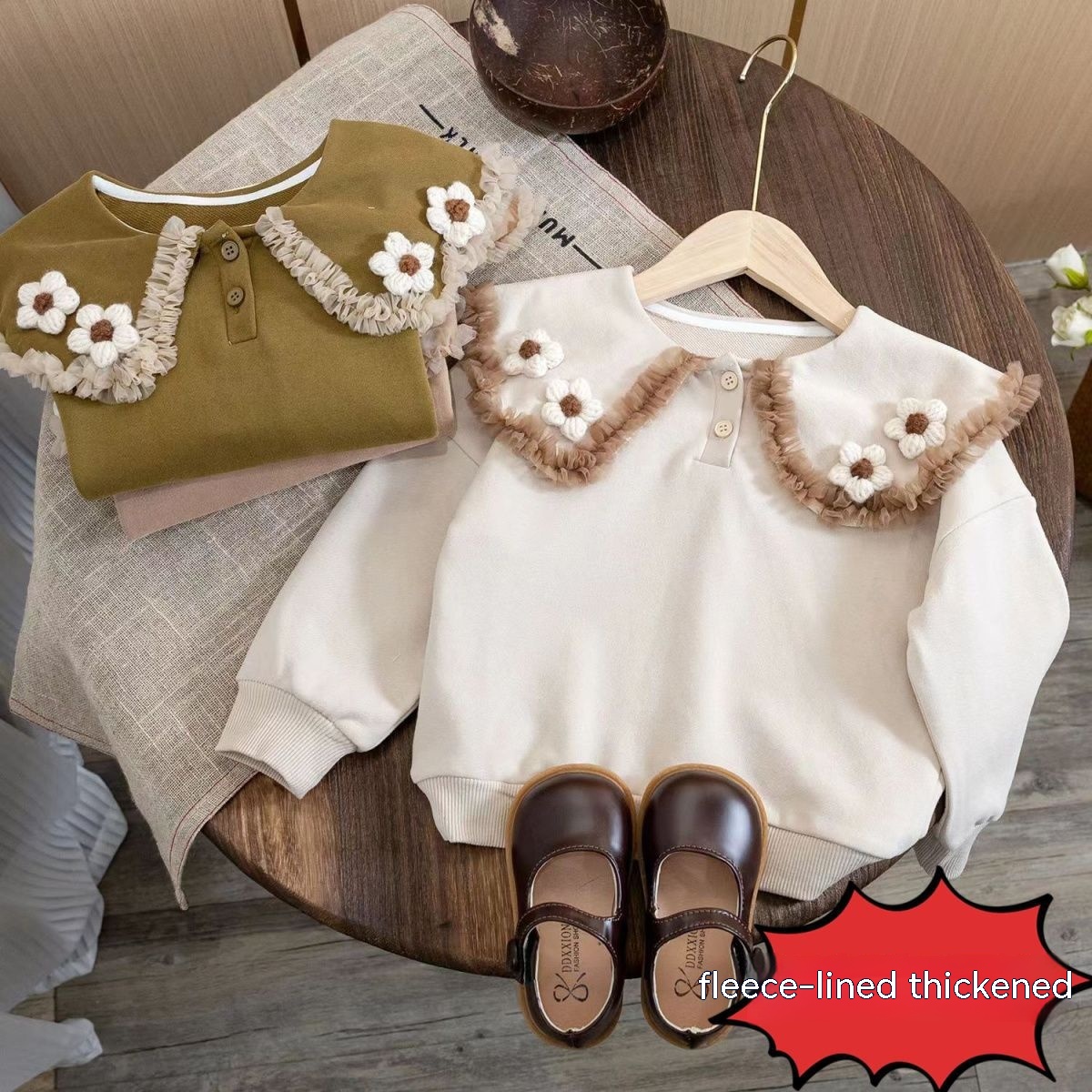 Doll Collar Sweater in Brown