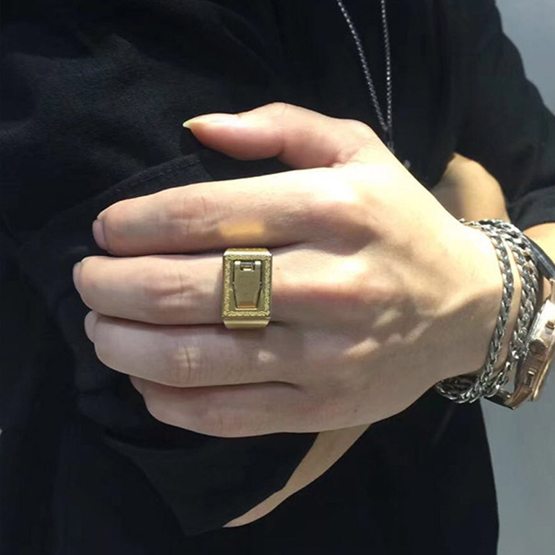Self-Defense Ring With Blade Image 4