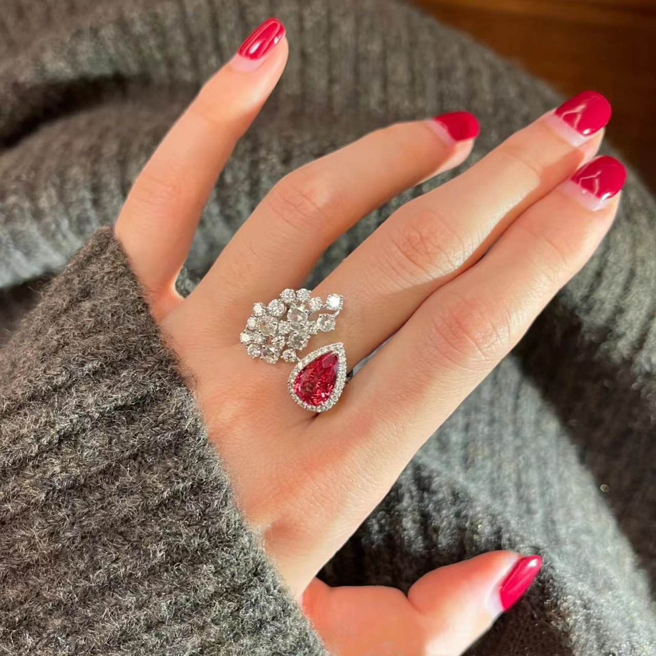 Inlaid Zircon Pigeon Blood Red Pearl Ring Image 4