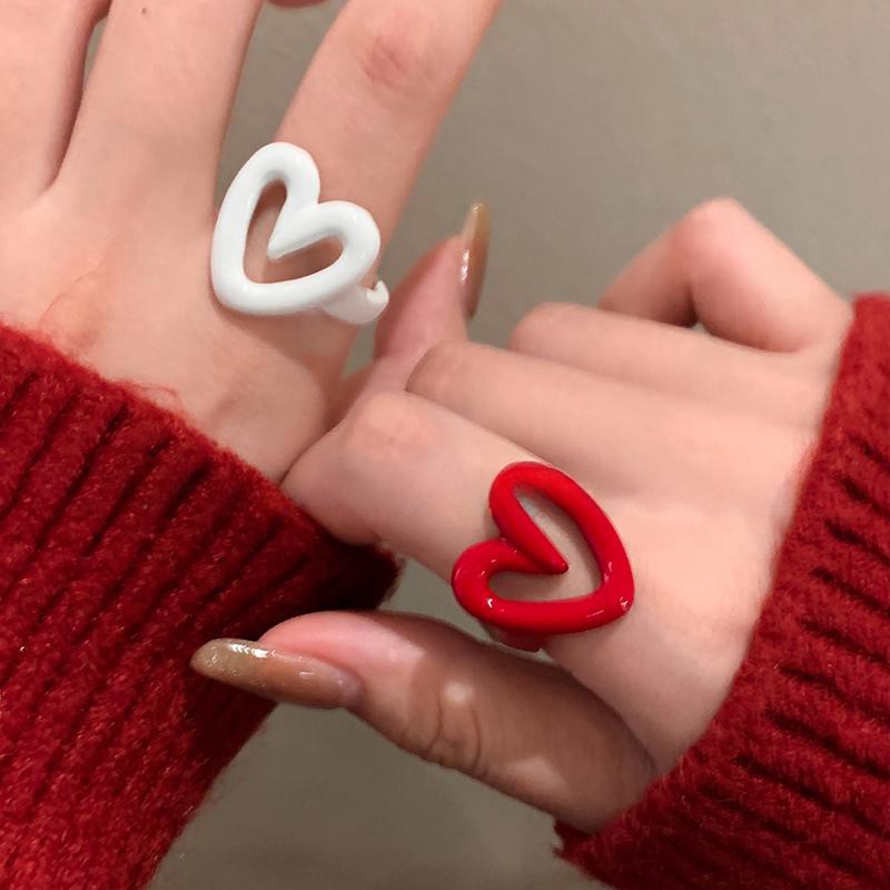 Close-up of Drip Glazed Love Heart-shaped Ring