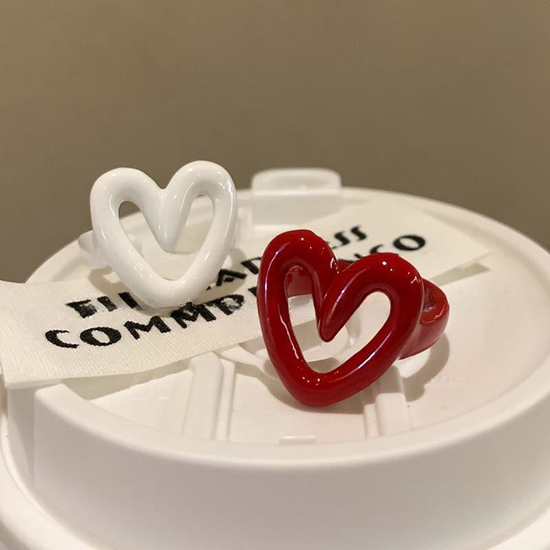 Drip Glazed Love Heart-shaped Ring on Display
