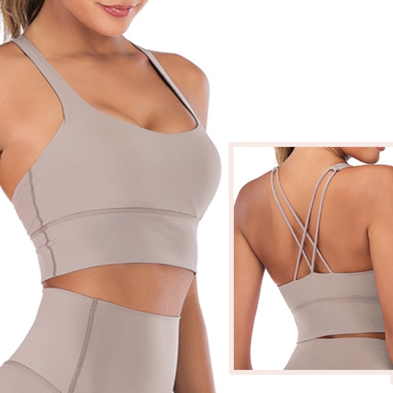 Women's Yoga Outfit Image 3