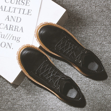 Retro Martin Boots Fashionable Look