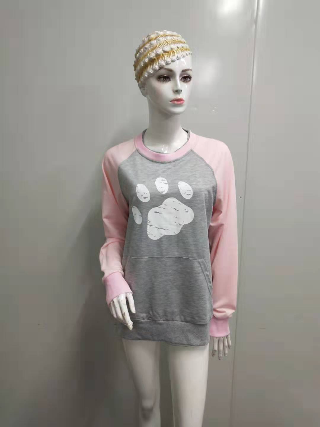 Pullover Hoodie Image 12
