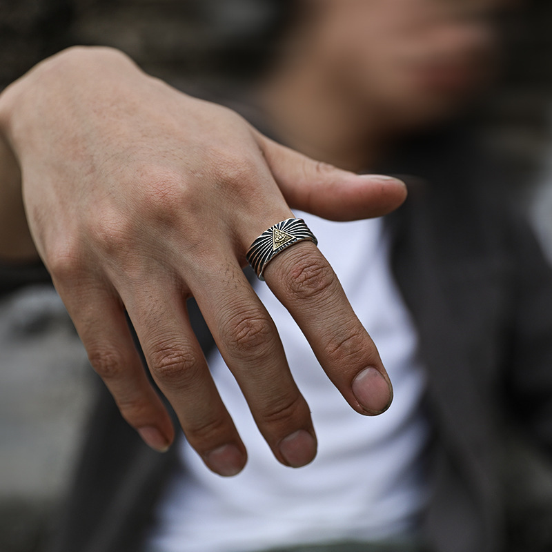 Fashion Vintage Grass Pattern Eye Ring - Image 2