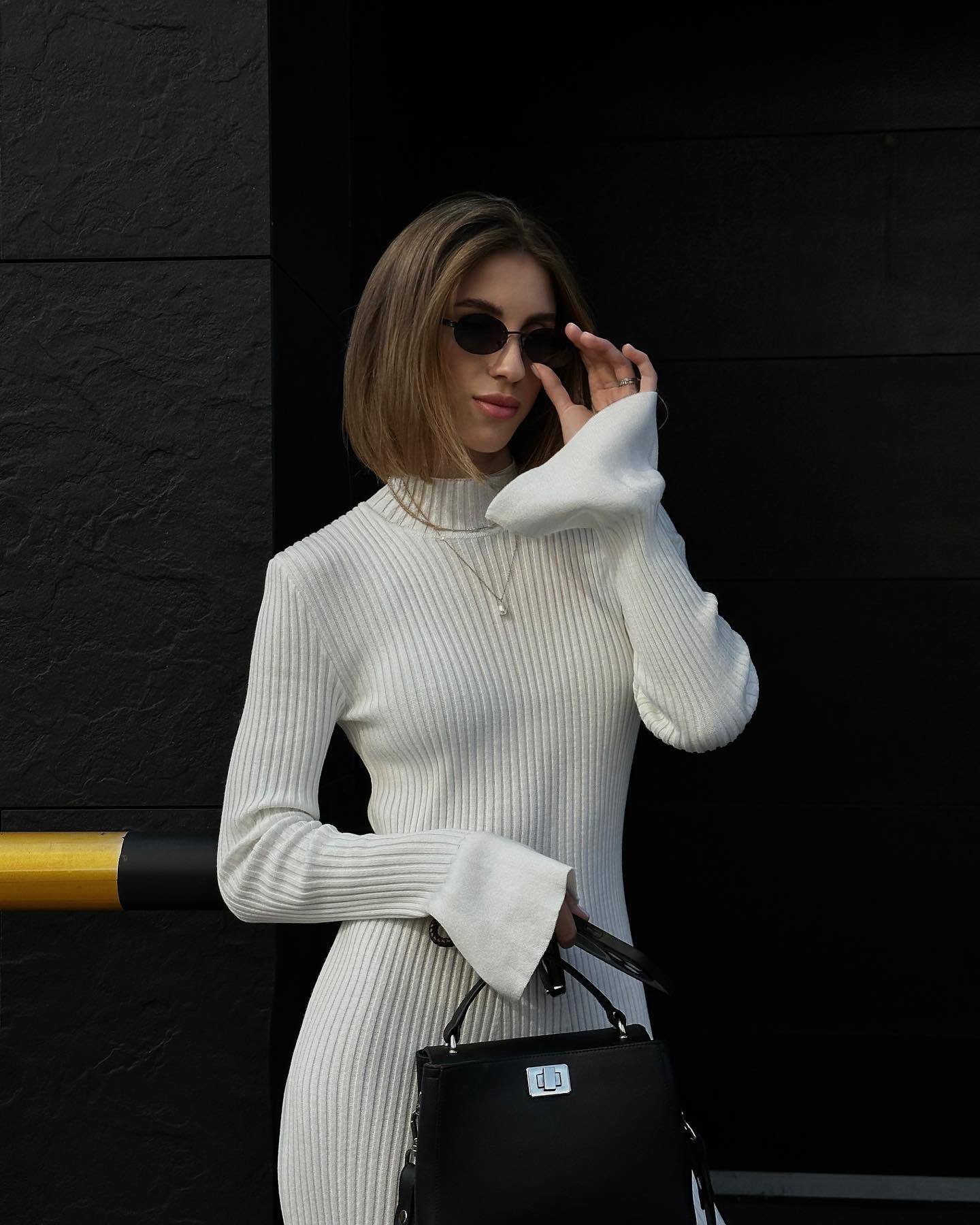 Turtleneck Knitted Skirt Image 6