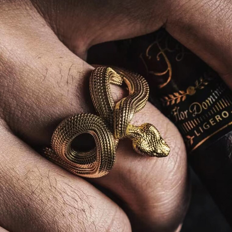 Fashion Trend Snake Ring - Gold