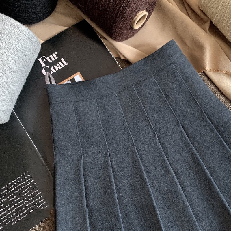 Pleated Women's Skirt - Style 1