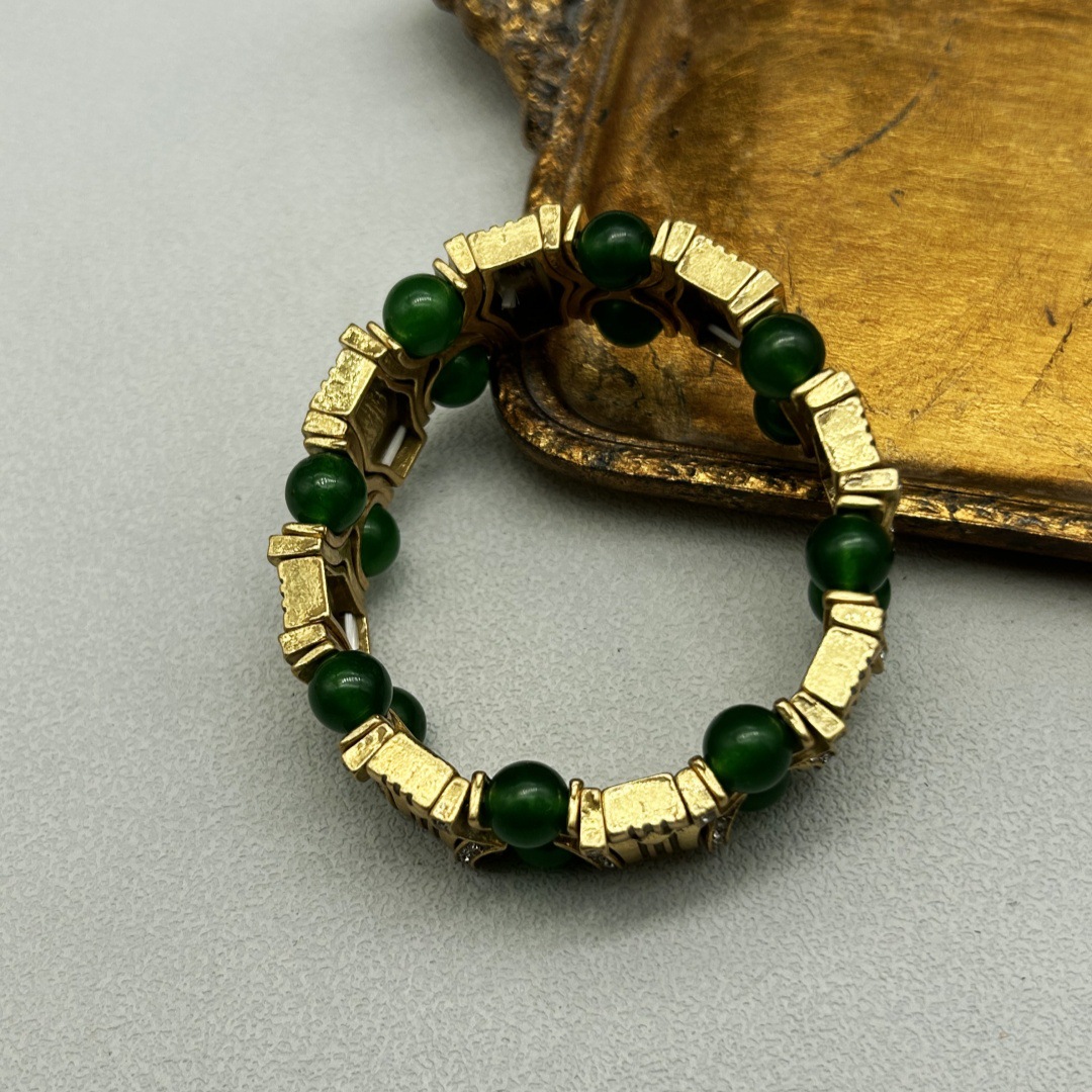 Fashionable Jewelry