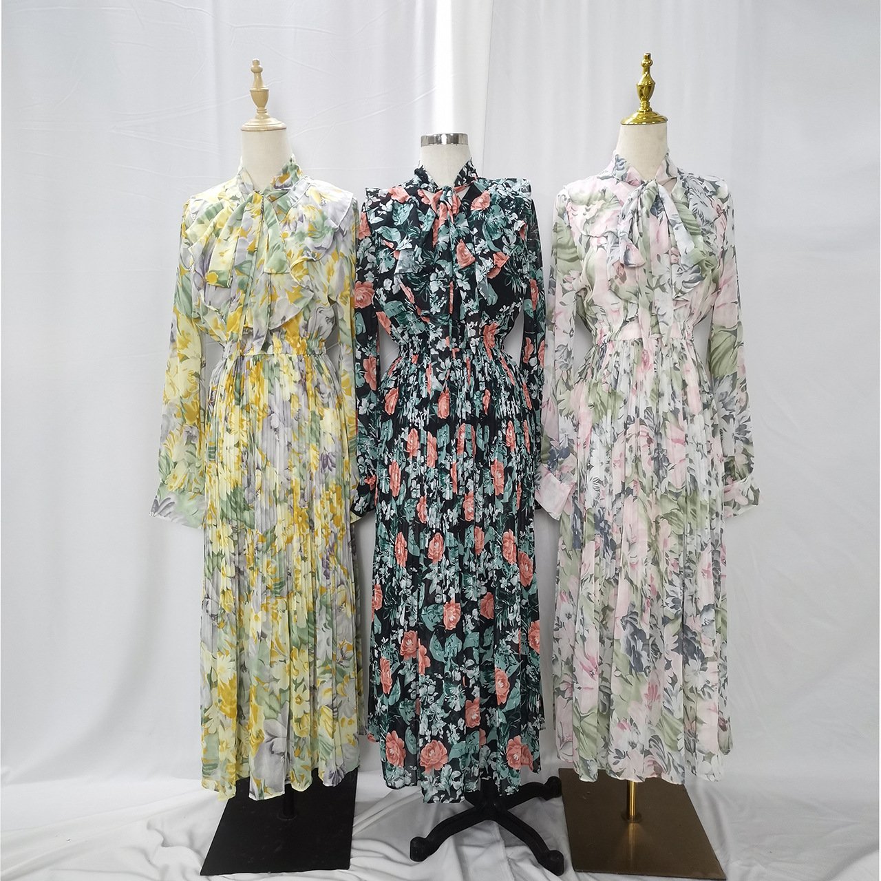Muslim Malay Indonesian Ruffled Printed Dress Image 4