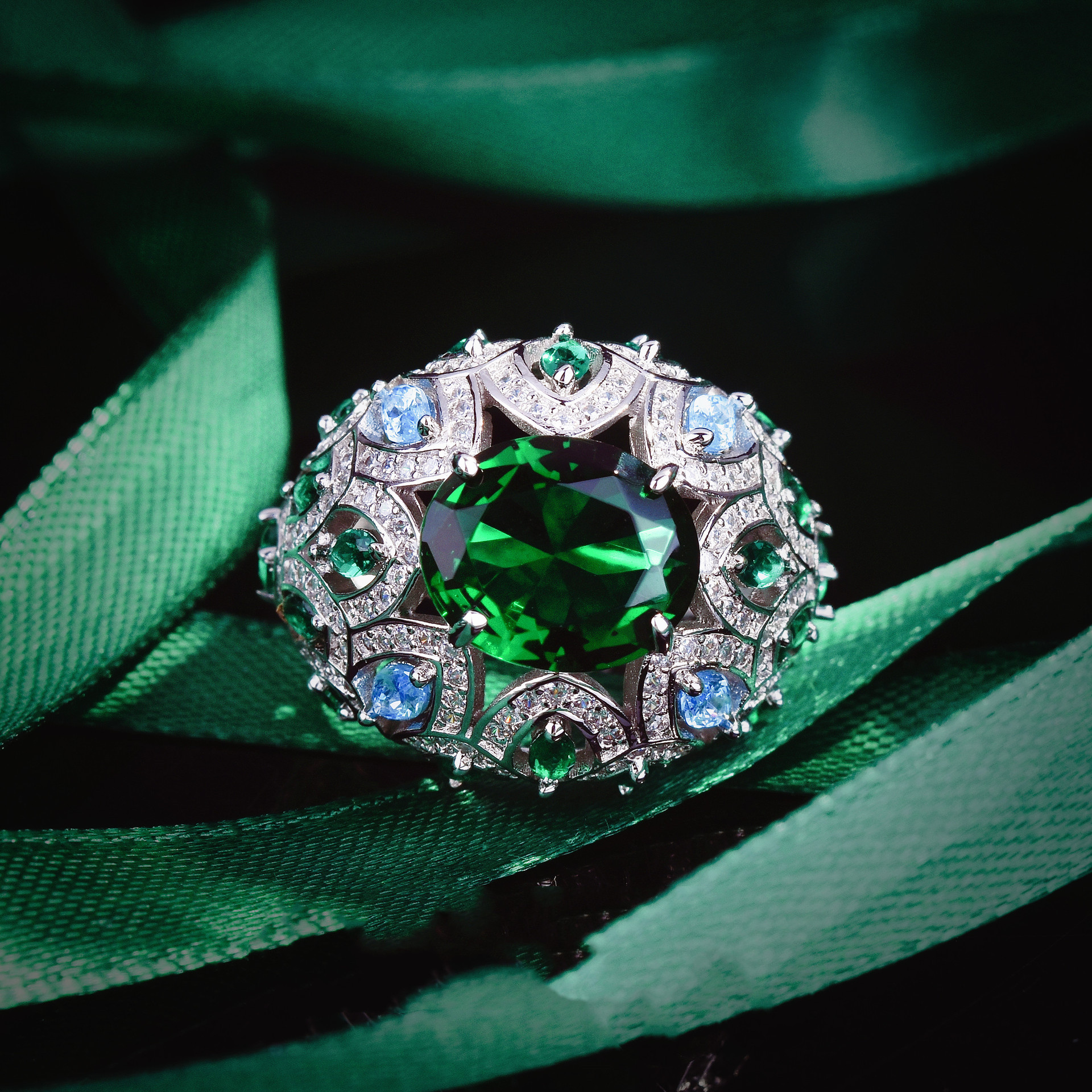 Emerald Ring Detail