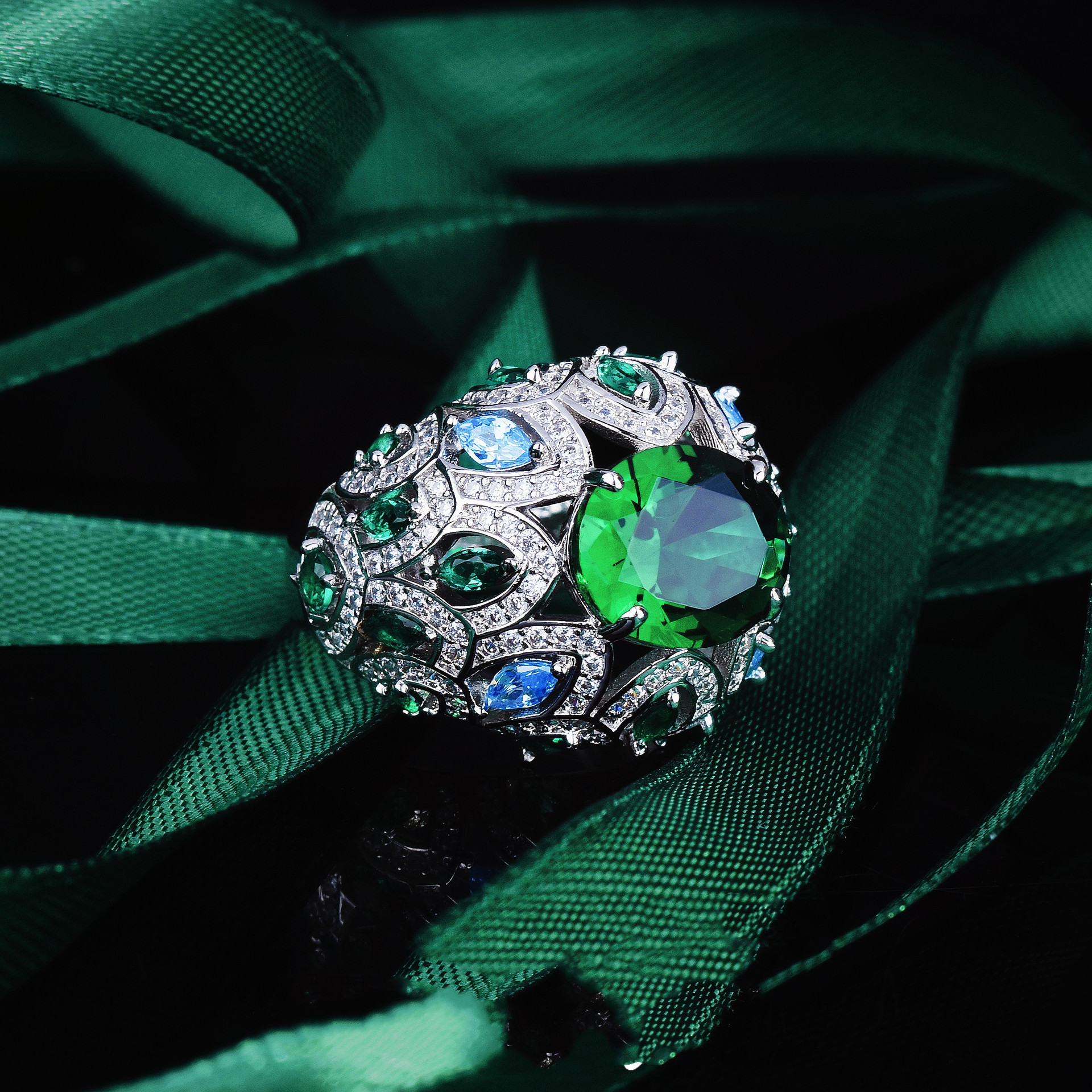 Emerald Ring Close-up