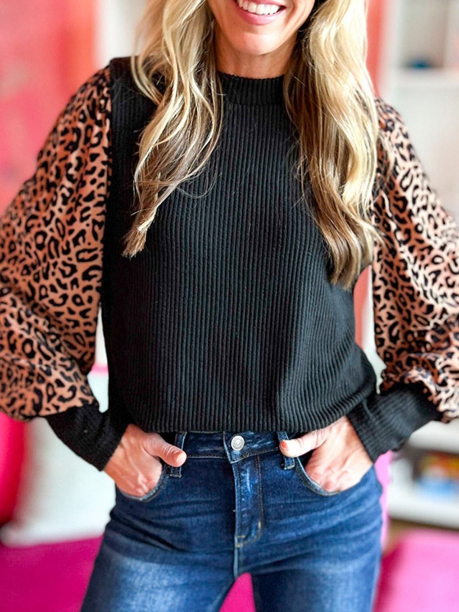 Sweater in Black Color
