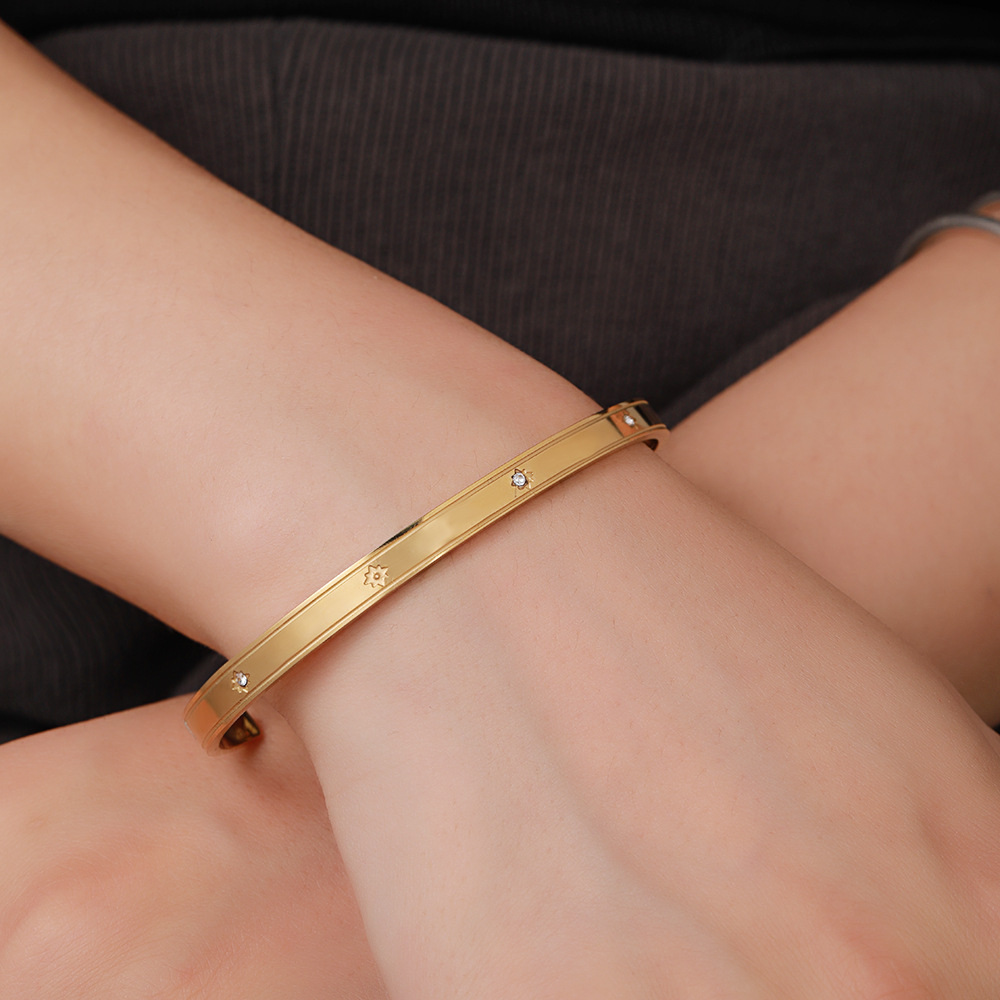 Six-pointed Star Diamond Open-ended Bracelet Image 6