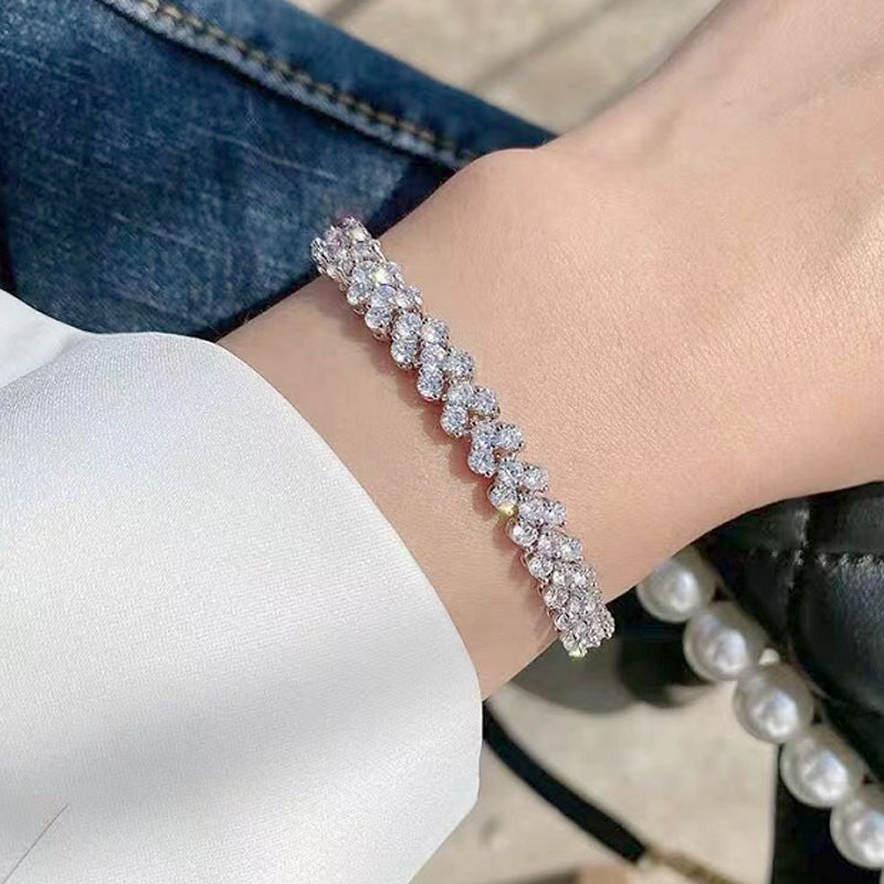 Heart-shaped Diamond Bracelet Image 2