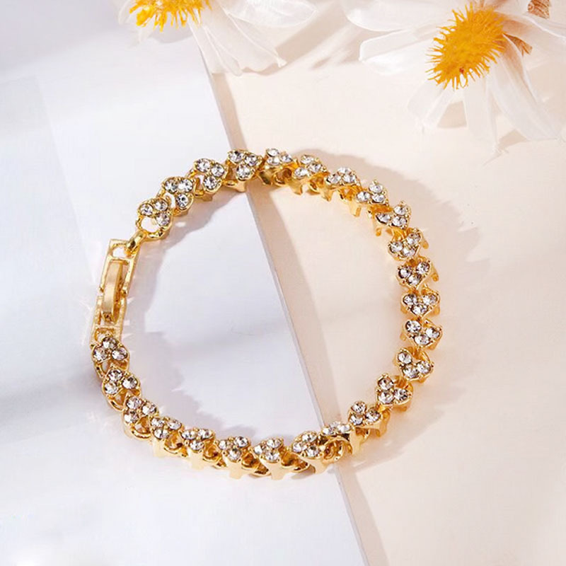 Heart-shaped Diamond Bracelet Image 1