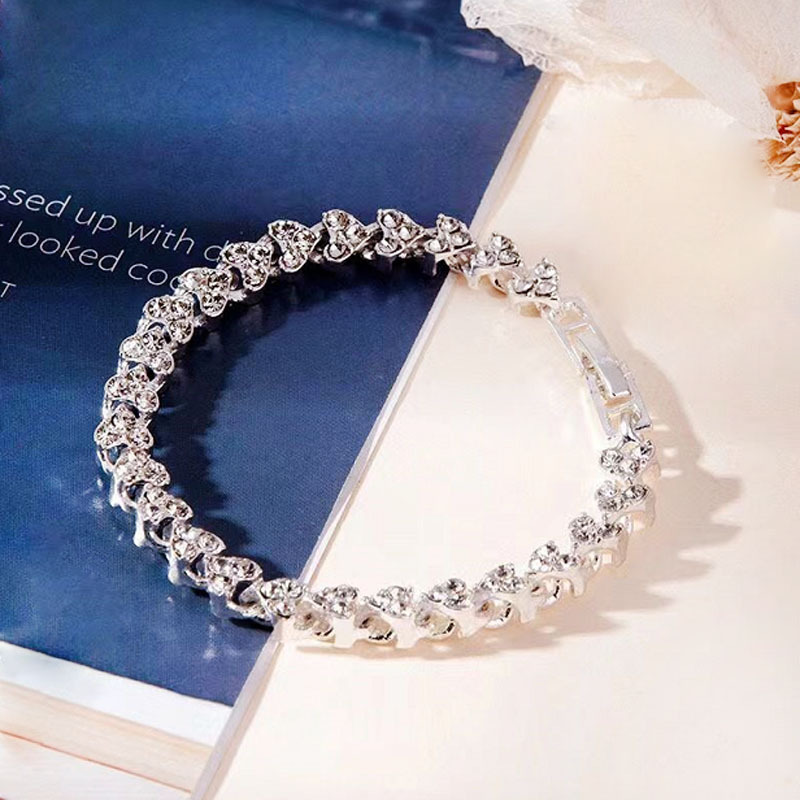 Heart-shaped Diamond Bracelet Image 5
