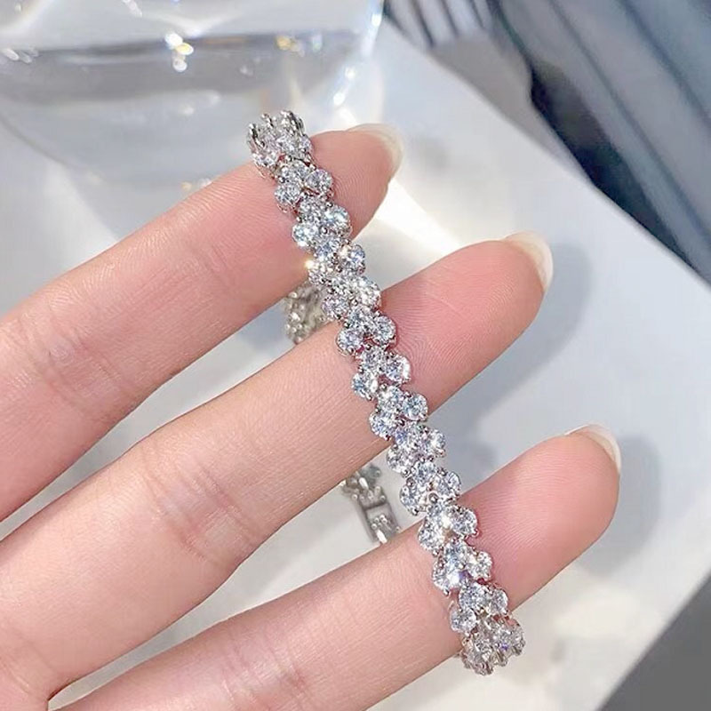 Heart-shaped Diamond Bracelet Image 4