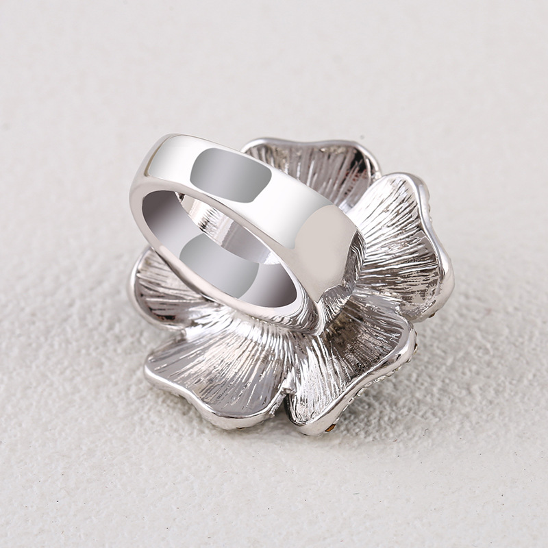 Flower Exaggerated Big Ring Image 3