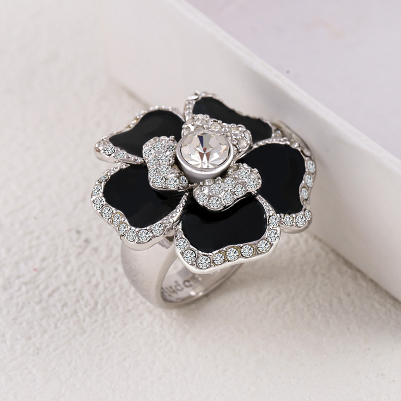 Flower Exaggerated Big Ring Image 5