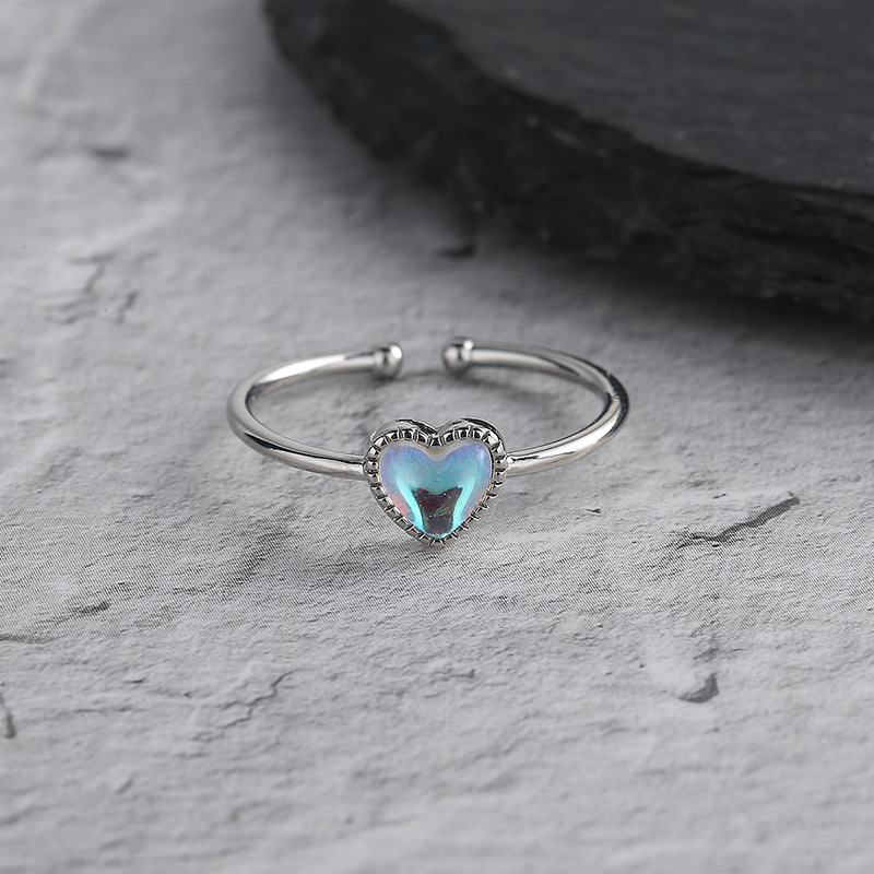 Aurora Moonstone Love Heart-shaped Ring Image 3