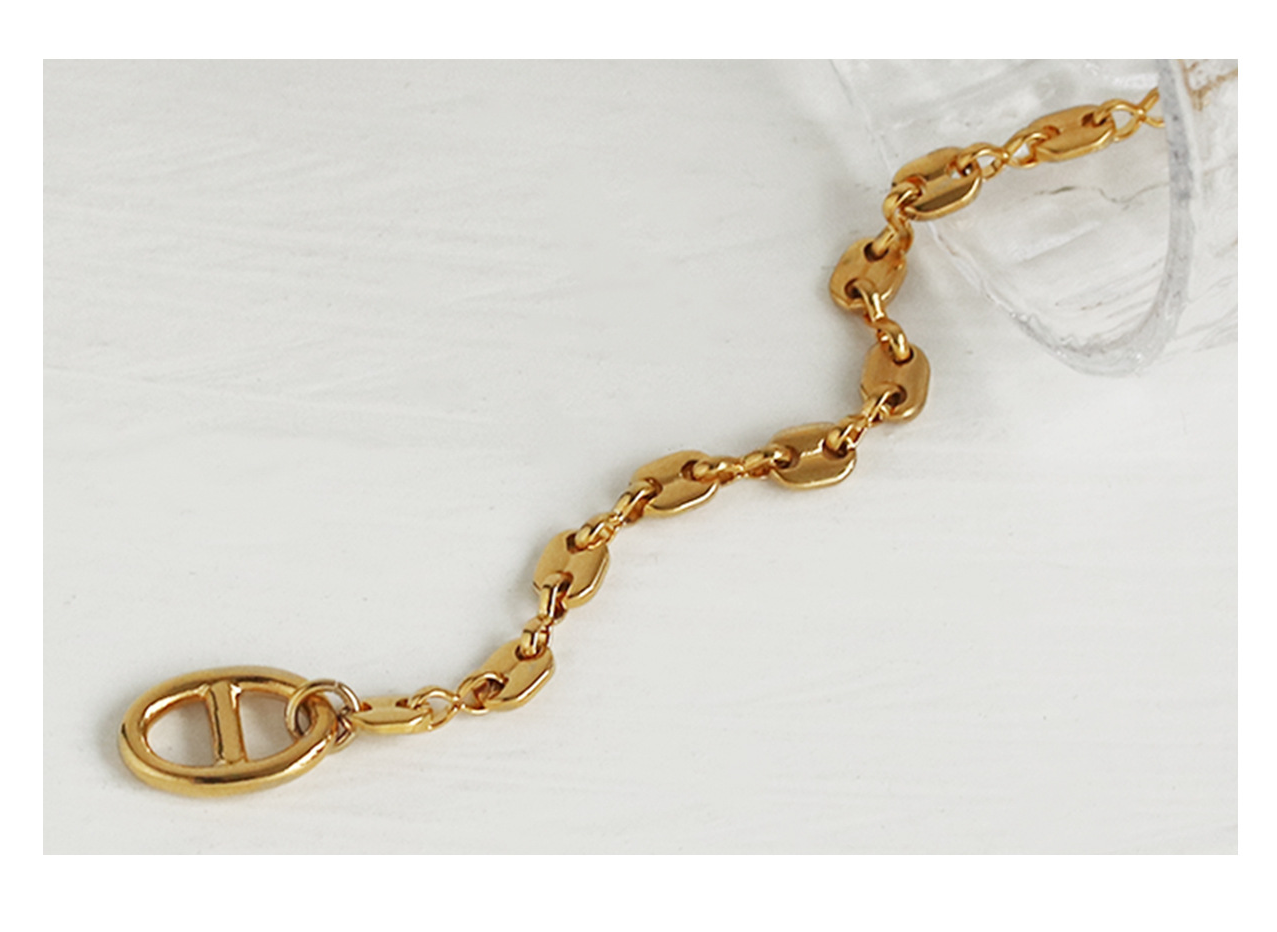 Pig Nose Chain Hollow Bracelet Image 2