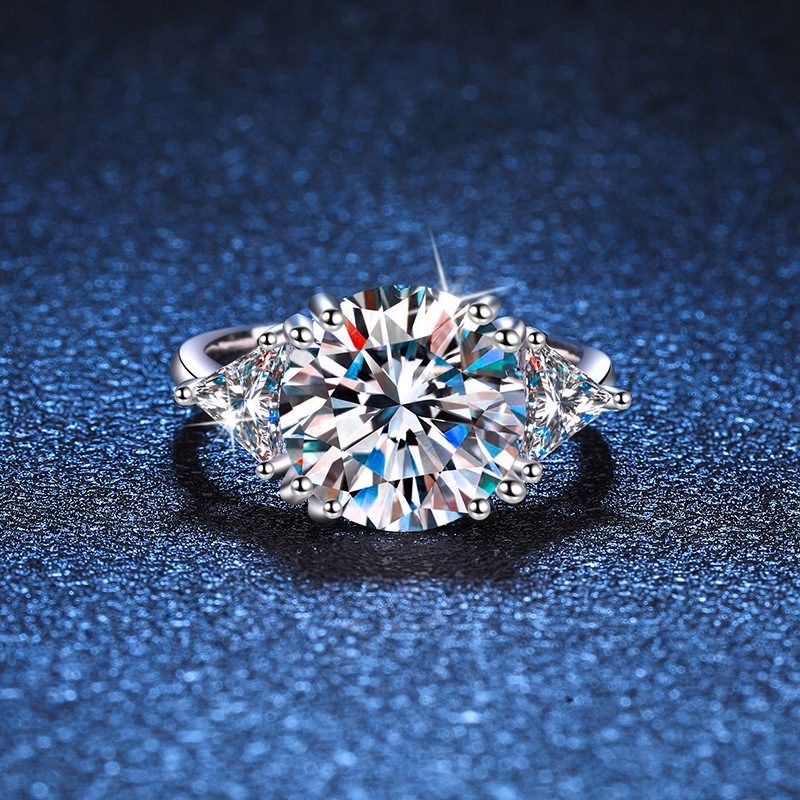 Moissanite Ring Image 3