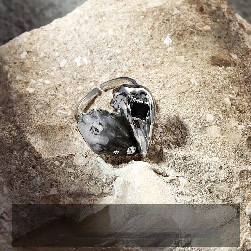 Lava Fold Love Heart-shaped Ring