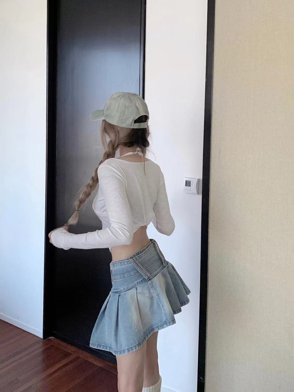 High Waist Slimming Denim Pleated Skirt Image 3