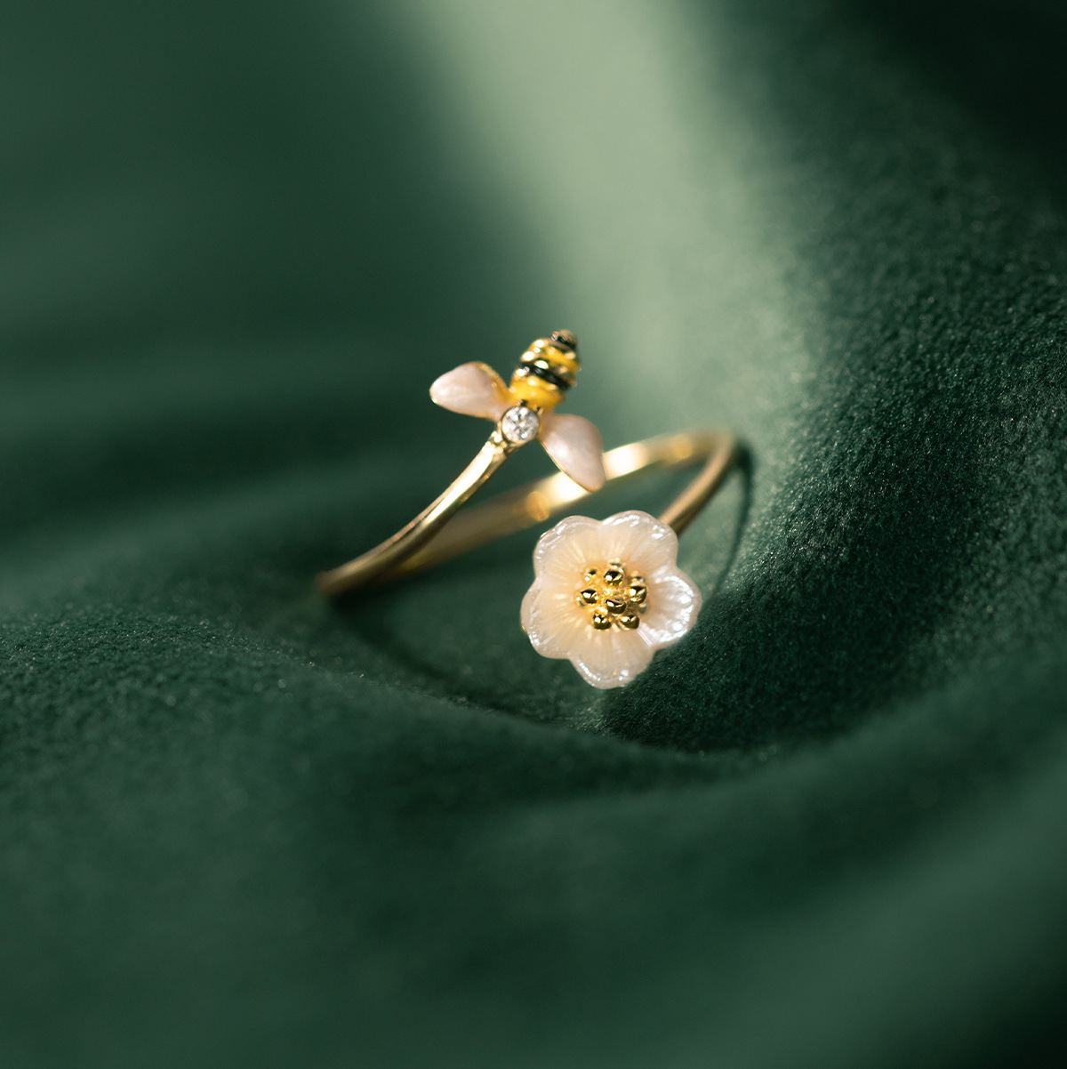 925 Silver Bee Shell Ring Image 2