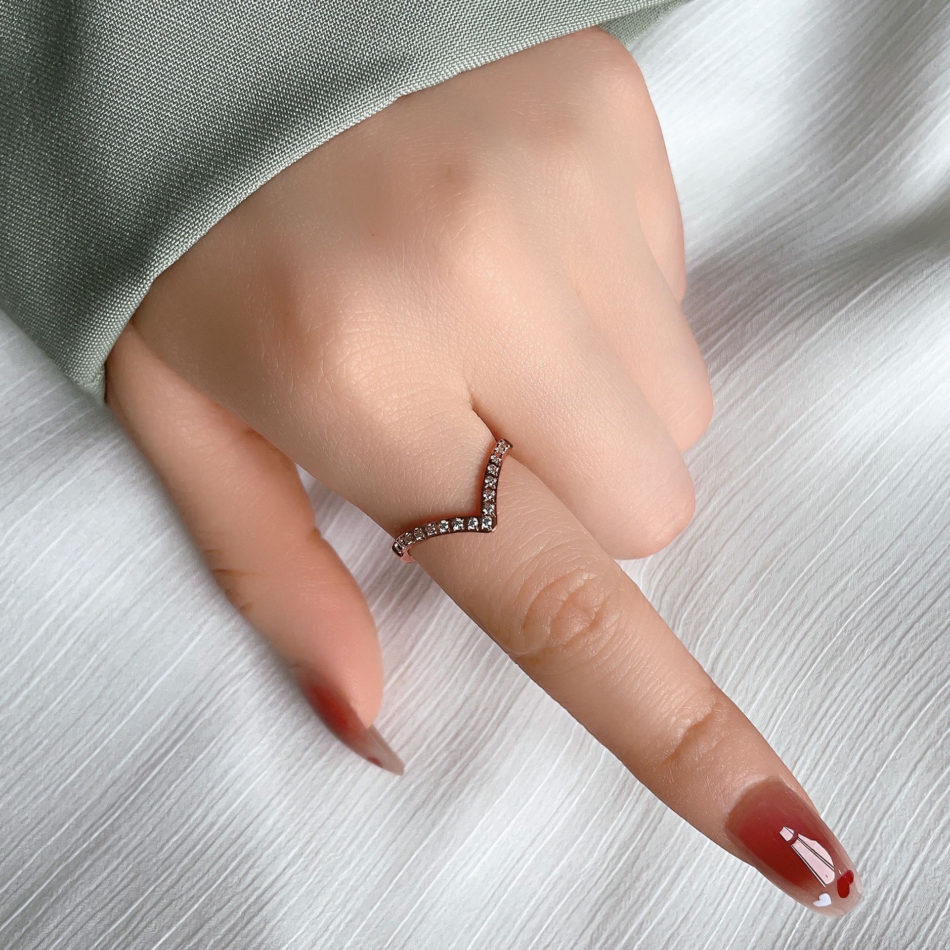 Micro Rhinestone V-shaped Ring