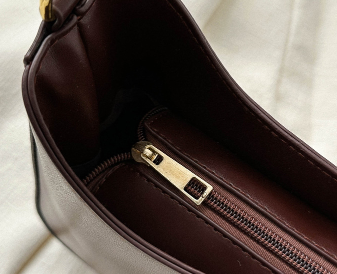 Shoulder Bag Image 2