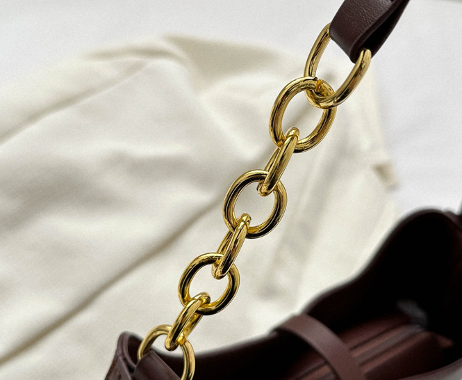 Shoulder Bag Image 3