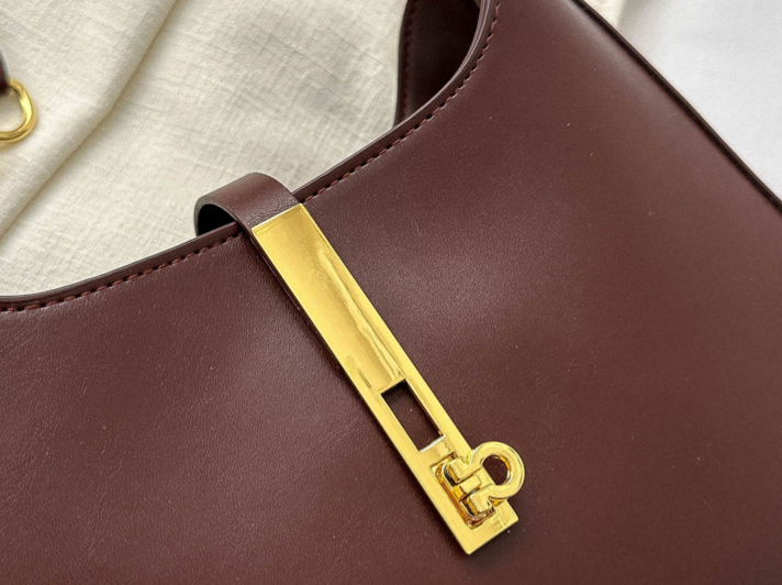 Shoulder Bag Image 4