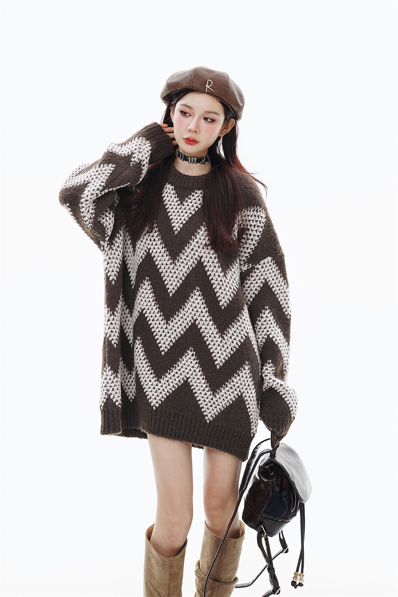 Sweater Image 4