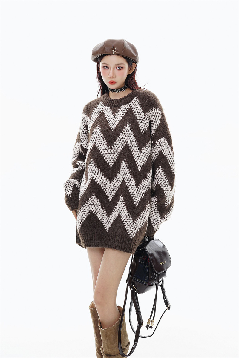 Sweater Image 11