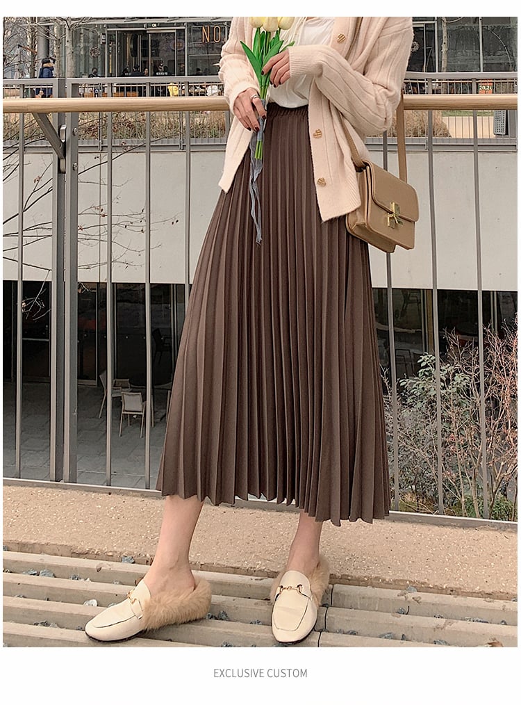 Women's Thermal Skirt - Pleated Design
