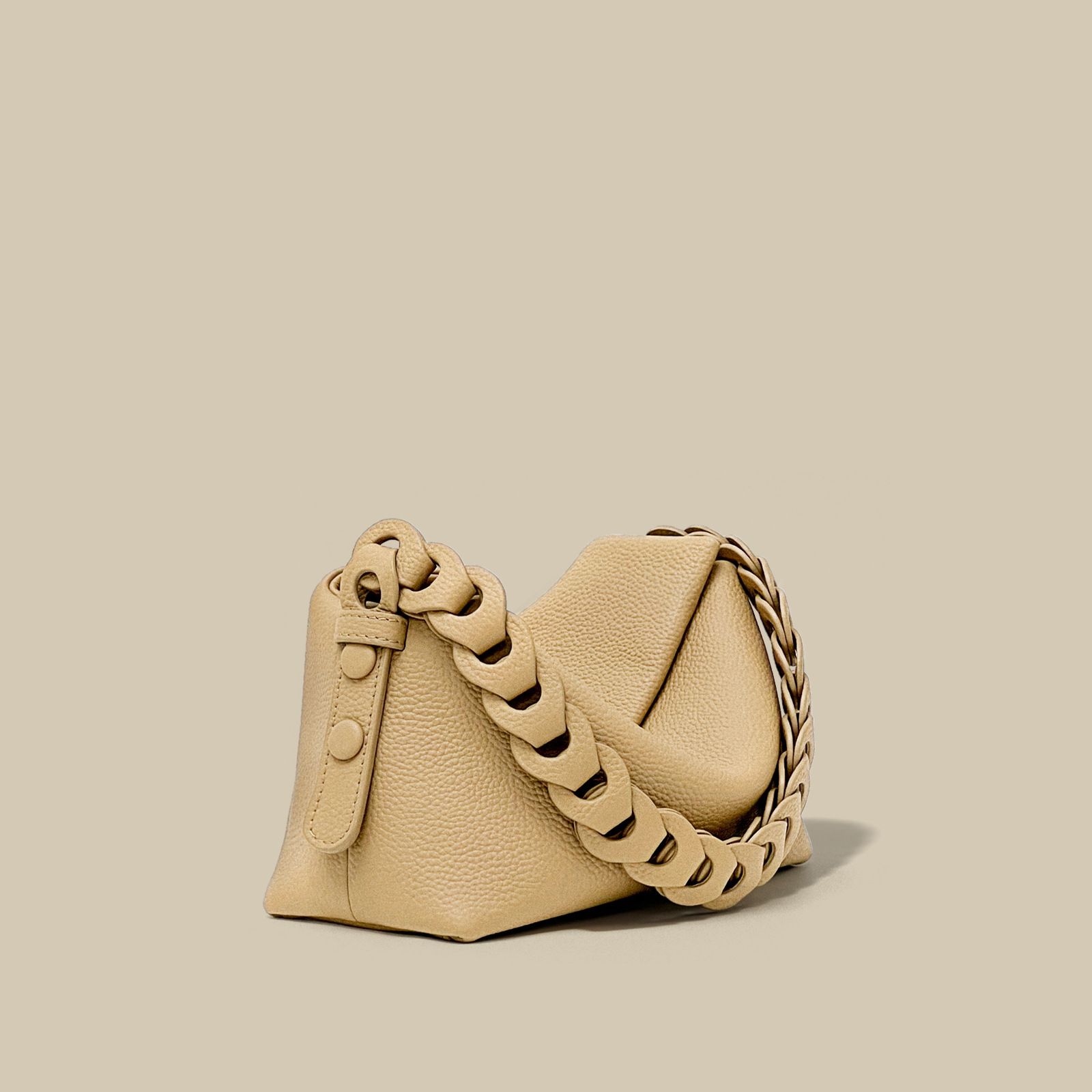 Female Niche Woven Bag Image 3