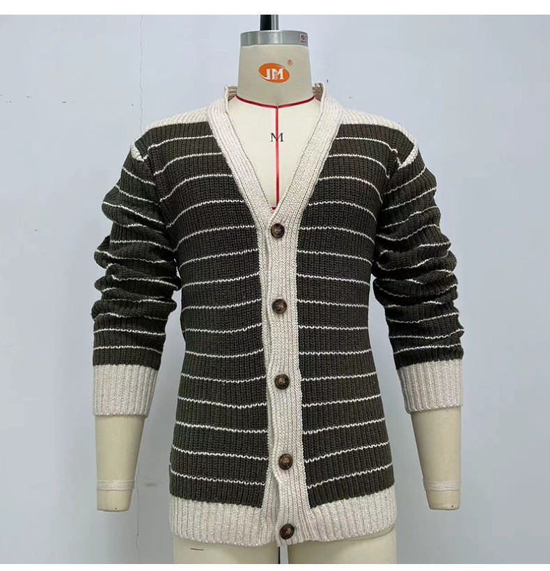Men's Autumn And Winter Striped Jacquard Sweater Image 3