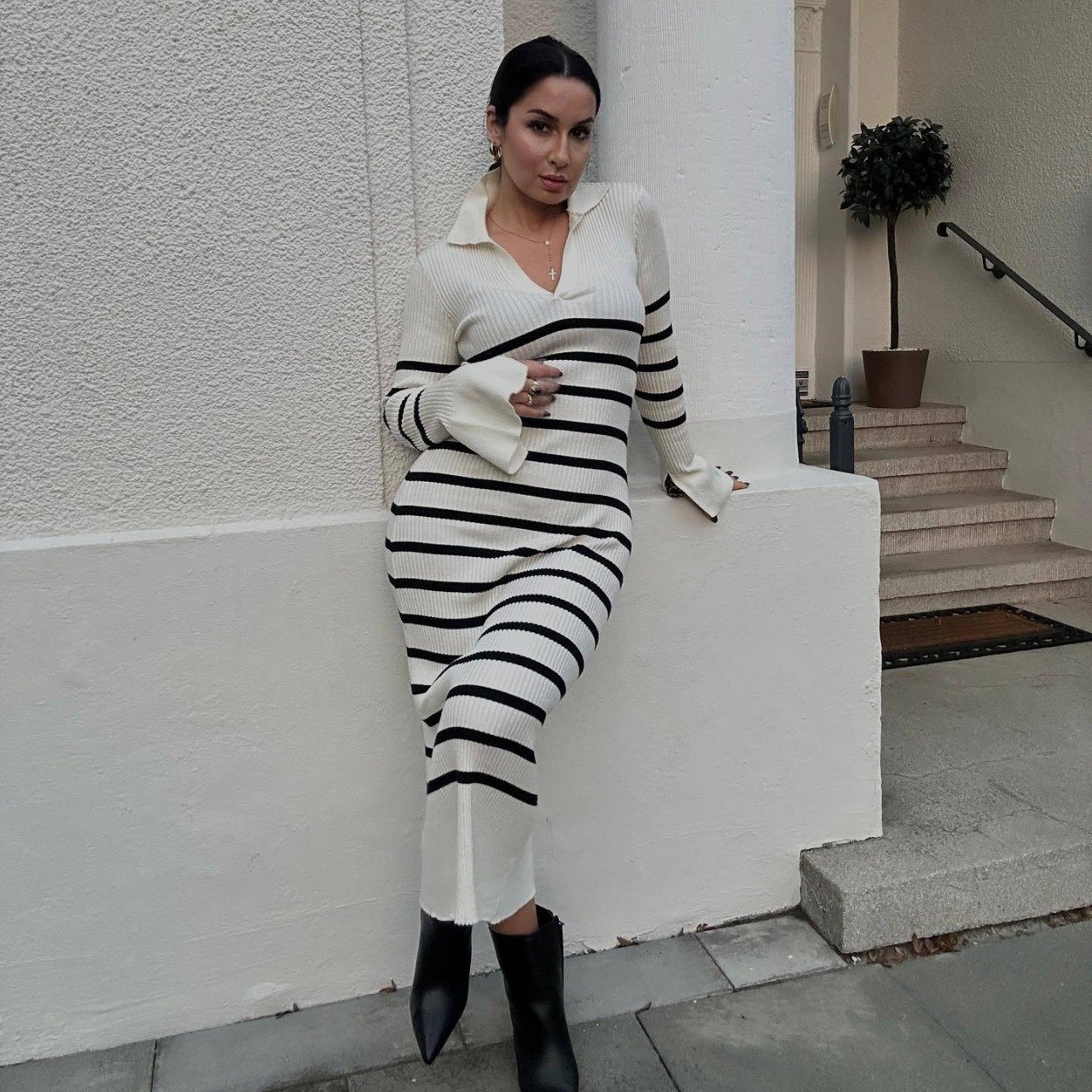 Long Sleeve Women's Knitted Deep V Dress