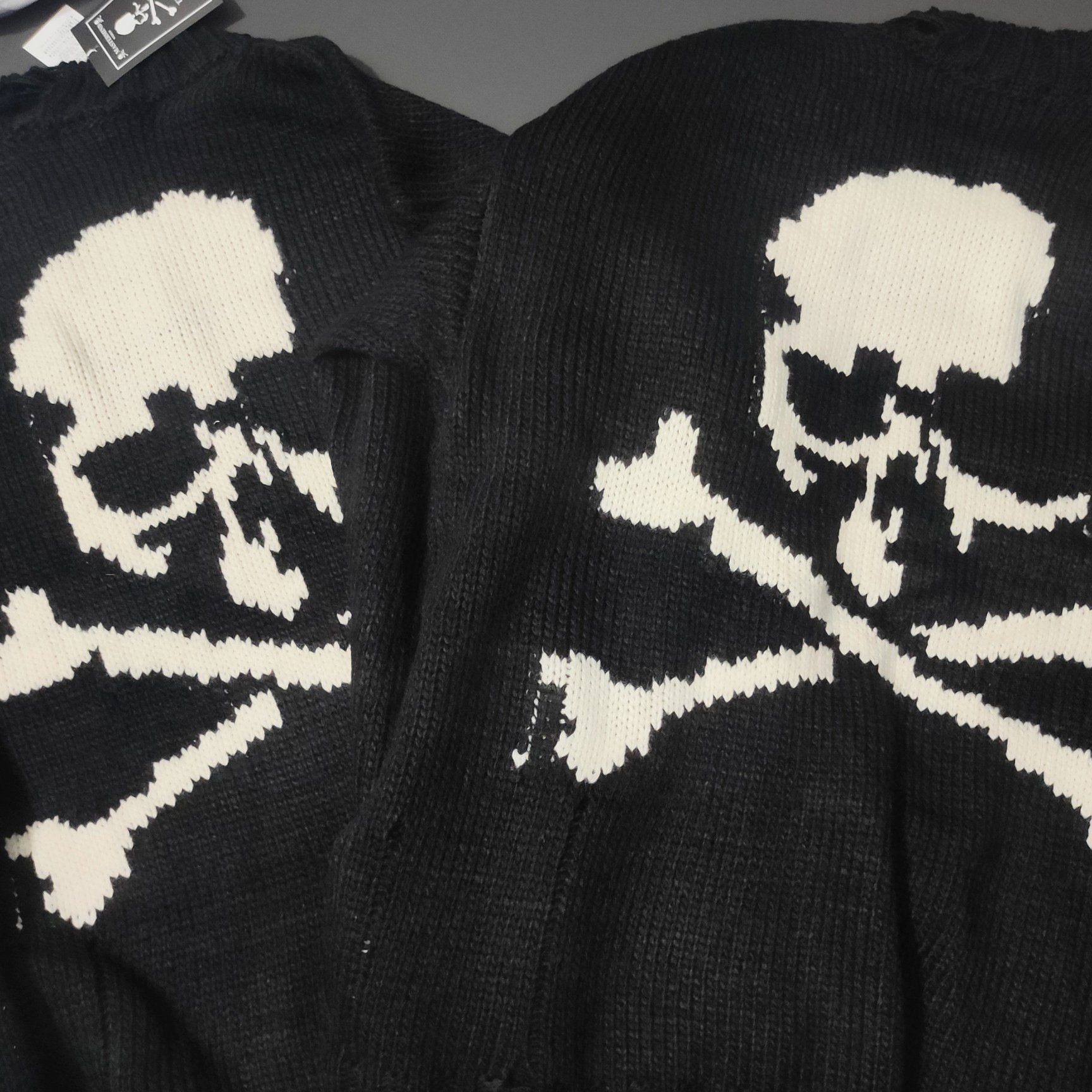 Dark Skull Ripped Thick Thread Sweater Image 8