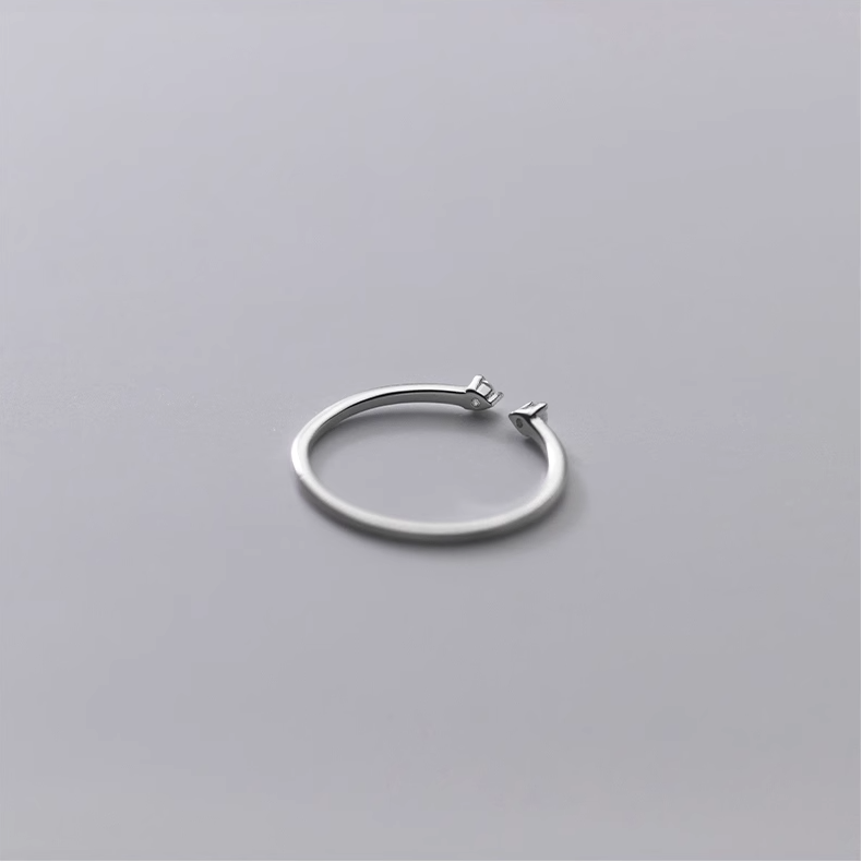 925 Sterling Silver Diamond-studded Ring - Image 1