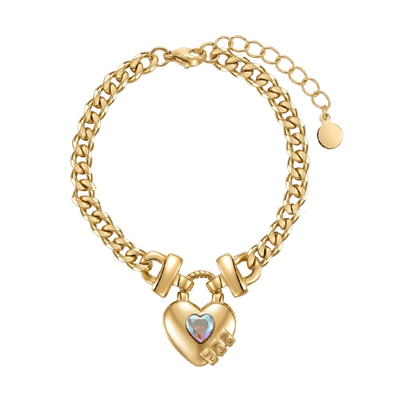 Heart Pendant Detail