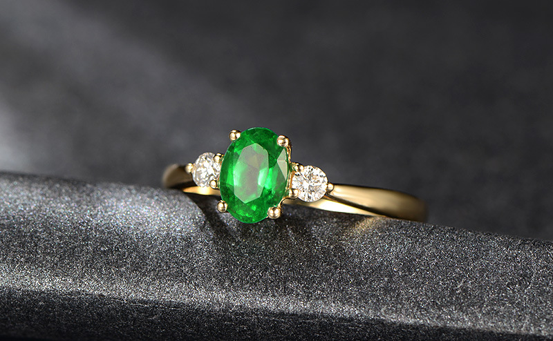 Vintage Gold Imitation Emerald Ring 1