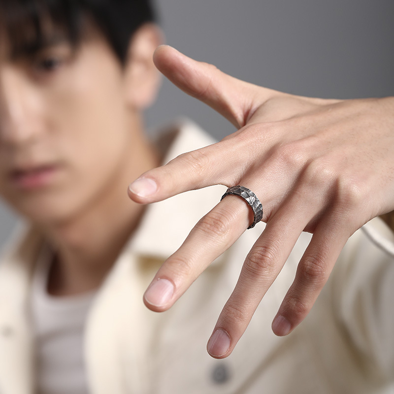 925 Sterling Silver Hammered Ring Image 2